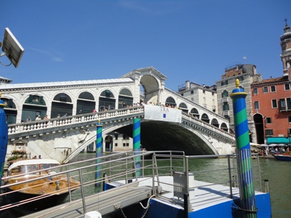 Tourismus Information Venedig: die Rialtobrücke